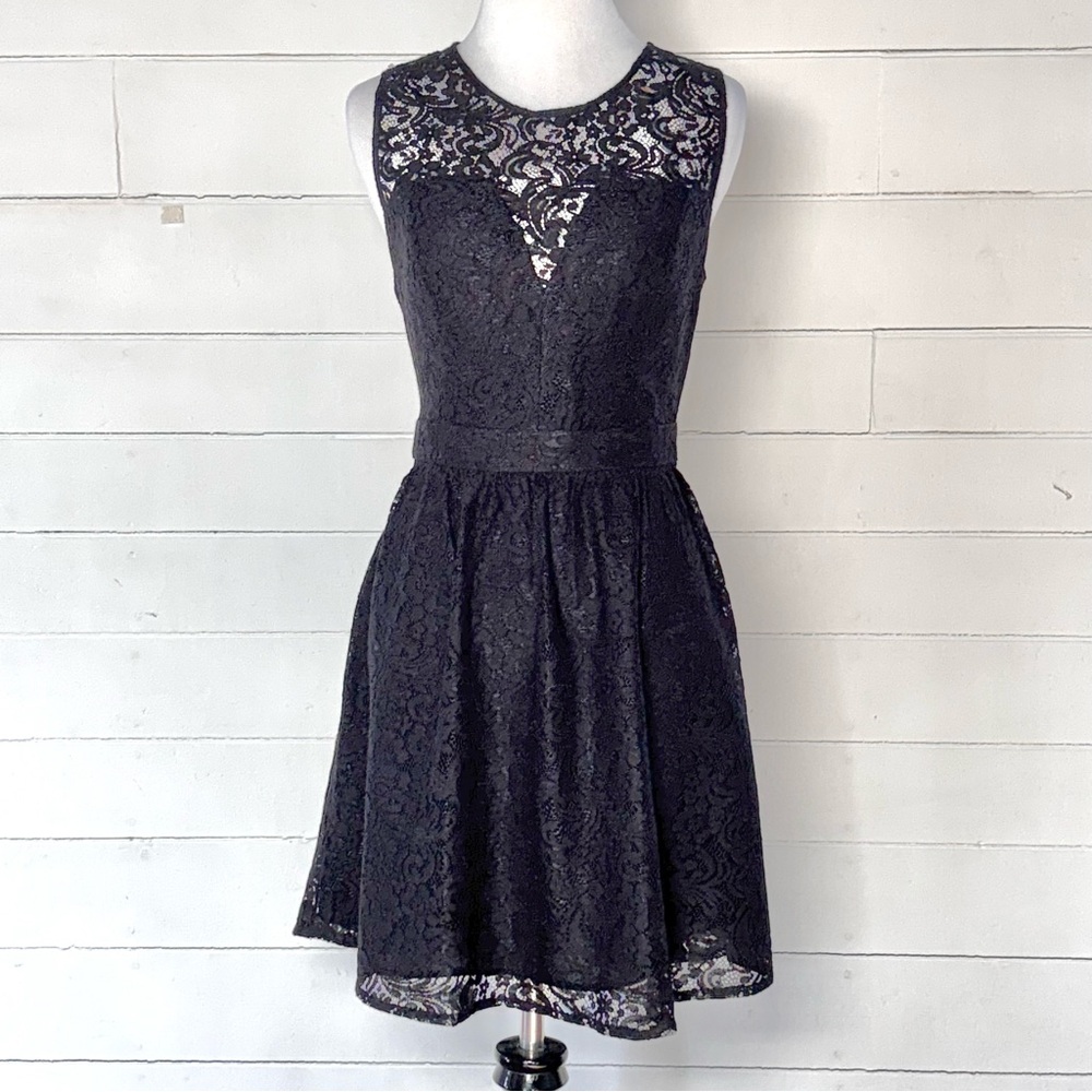 BCBGeneration Woman’s Black Lace Sleeveless Mini Dress Size 10